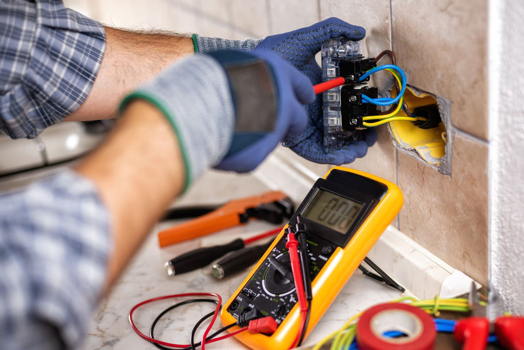 5 Celebrities You Didn’t Know Were Once Electricians