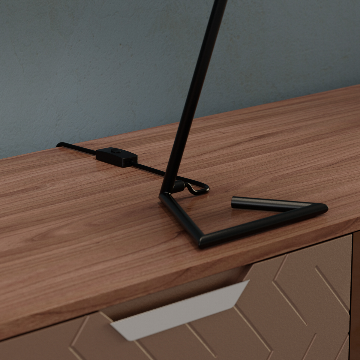 Angular Base Table Lamp with Conical Shade — base and support detail